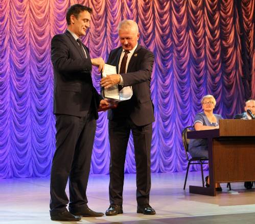 Награждение Печёрских.jpg Награждение Печёрских.jpg