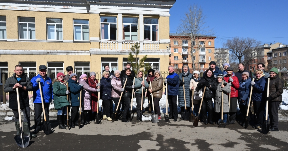 Участники субботника.jpg Участники субботника.jpg