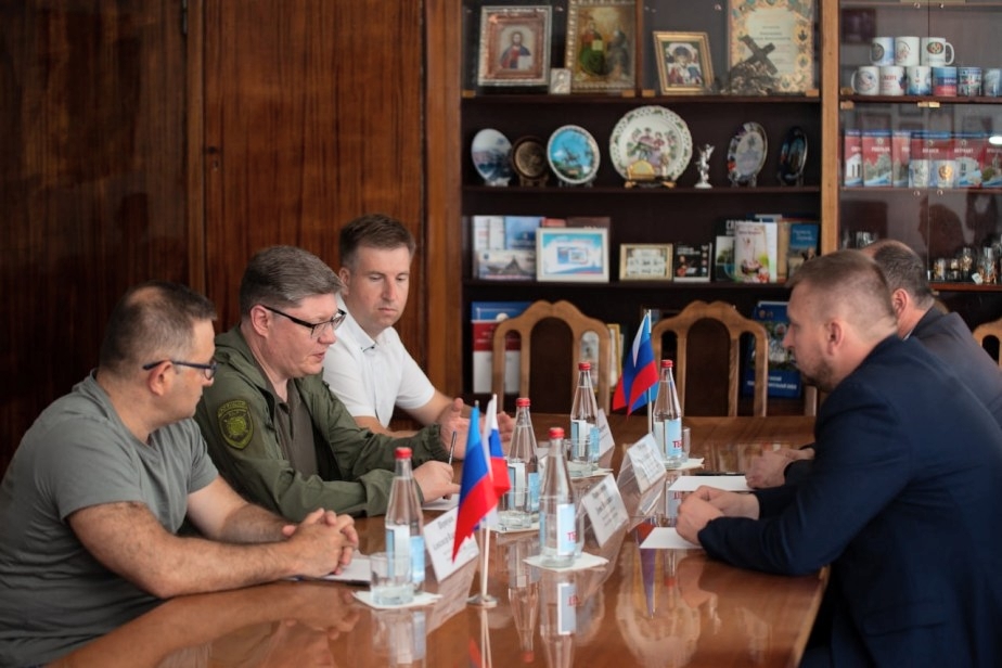 Делегация профсоюзов в Луганске Делегация профсоюзов в Луганске