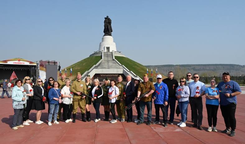 Участники автопробега.jpg Участники автопробега.jpg