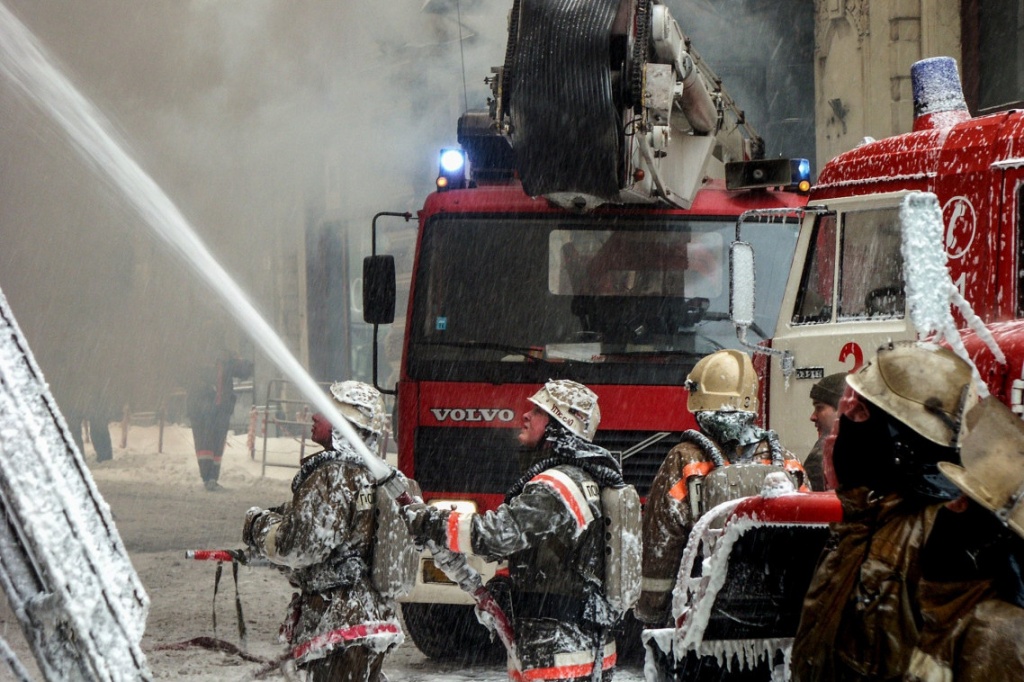 Условия труда одинаковы Условия труда одинаковы