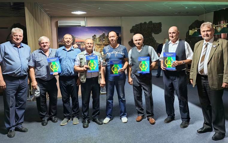 Бильярдисты.jpg Бильярдисты.jpg