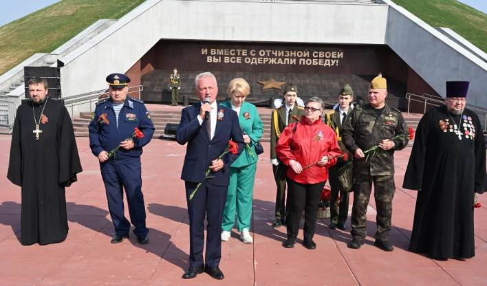 Выступает О.В.Маршалко.jpg Выступает О.В.Маршалко.jpg