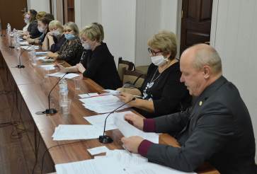 Участники в онлайн-формате Юрий Крючков с отчётным докладом