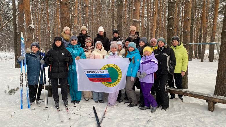 Лыжи.jpg Лыжи.jpg